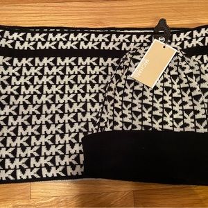 Michael Kors Hat and Skarf Set NWT